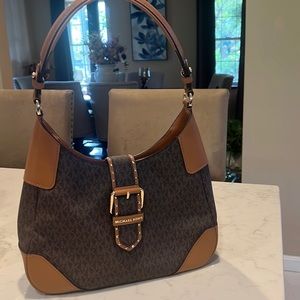 Michael Kors medium shoulder bag NWT